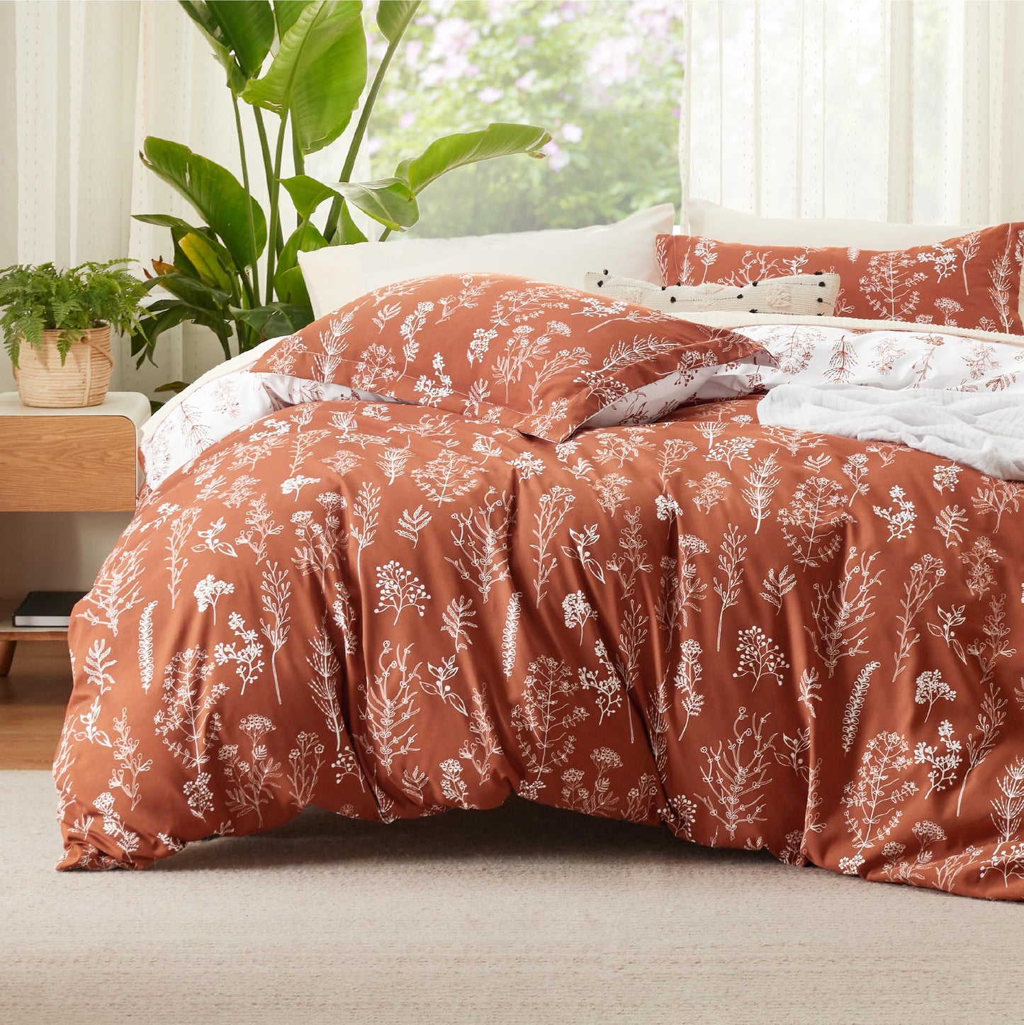 Bedsure Duvet Cover Queen Size - Reversible Cute Floral Duvet Cover Set with Zipper Closure, 3 Pieces White Bedding Set with 8 Corner Ties and 2 Pillow Shams 20"x26"