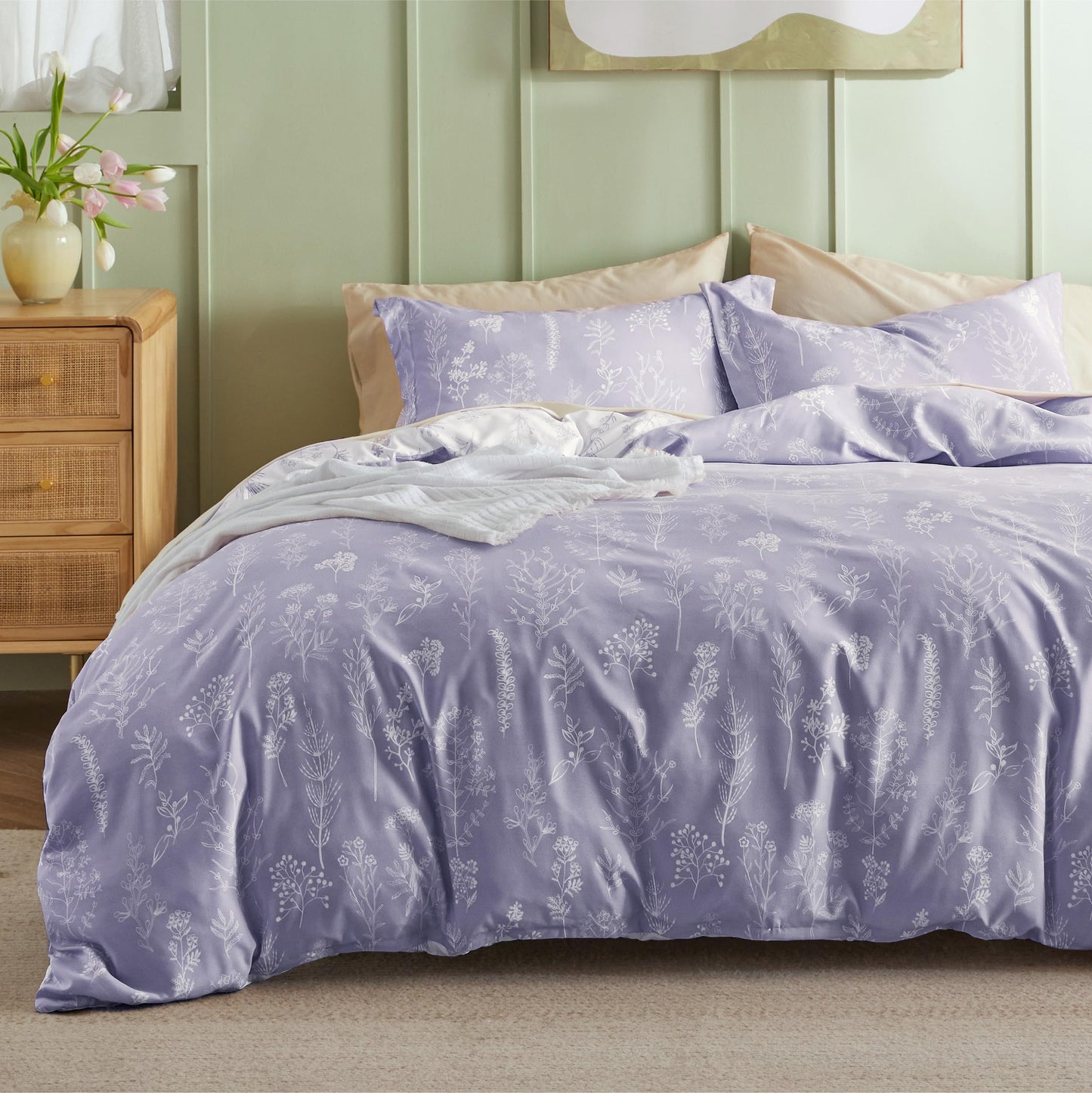 Bedsure Duvet Cover Queen Size - Reversible Cute Floral Duvet Cover Set with Zipper Closure, 3 Pieces White Bedding Set with 8 Corner Ties and 2 Pillow Shams 20"x26"