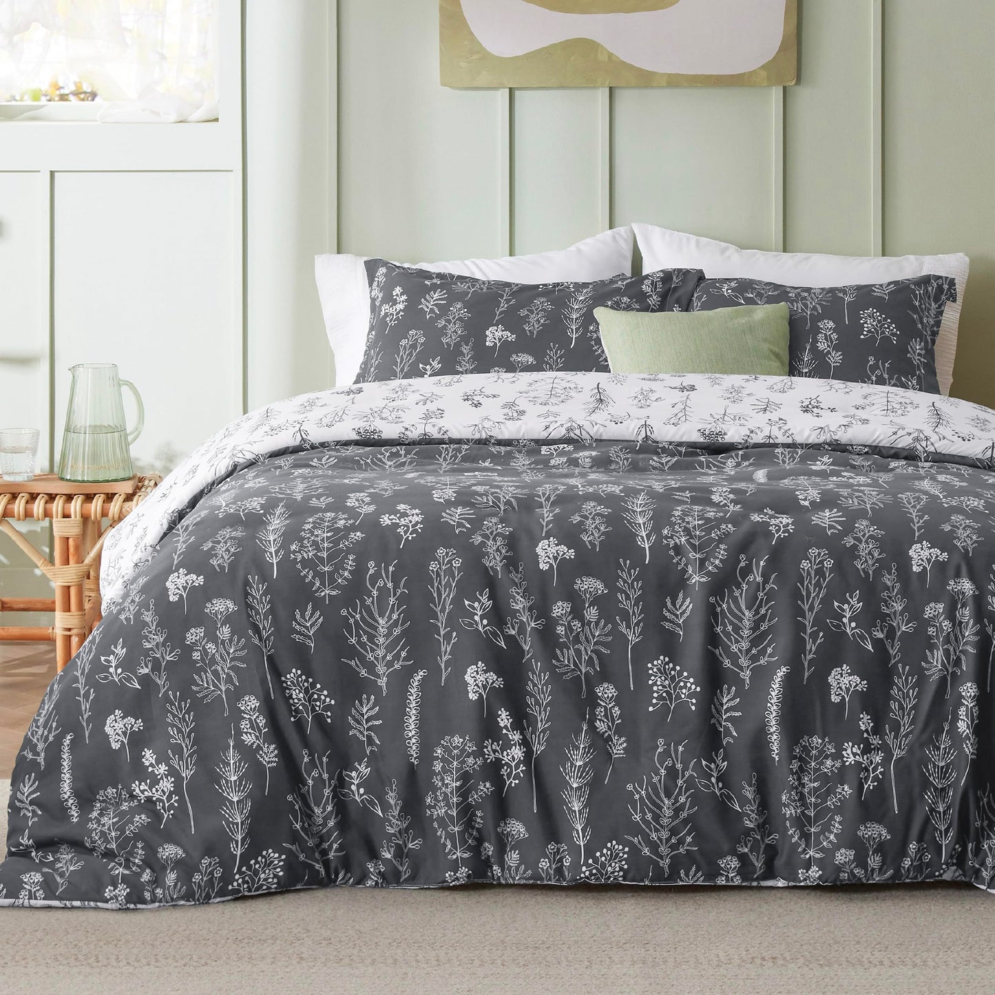 Bedsure Duvet Cover Queen Size - Reversible Cute Floral Duvet Cover Set with Zipper Closure, 3 Pieces White Bedding Set with 8 Corner Ties and 2 Pillow Shams 20"x26"