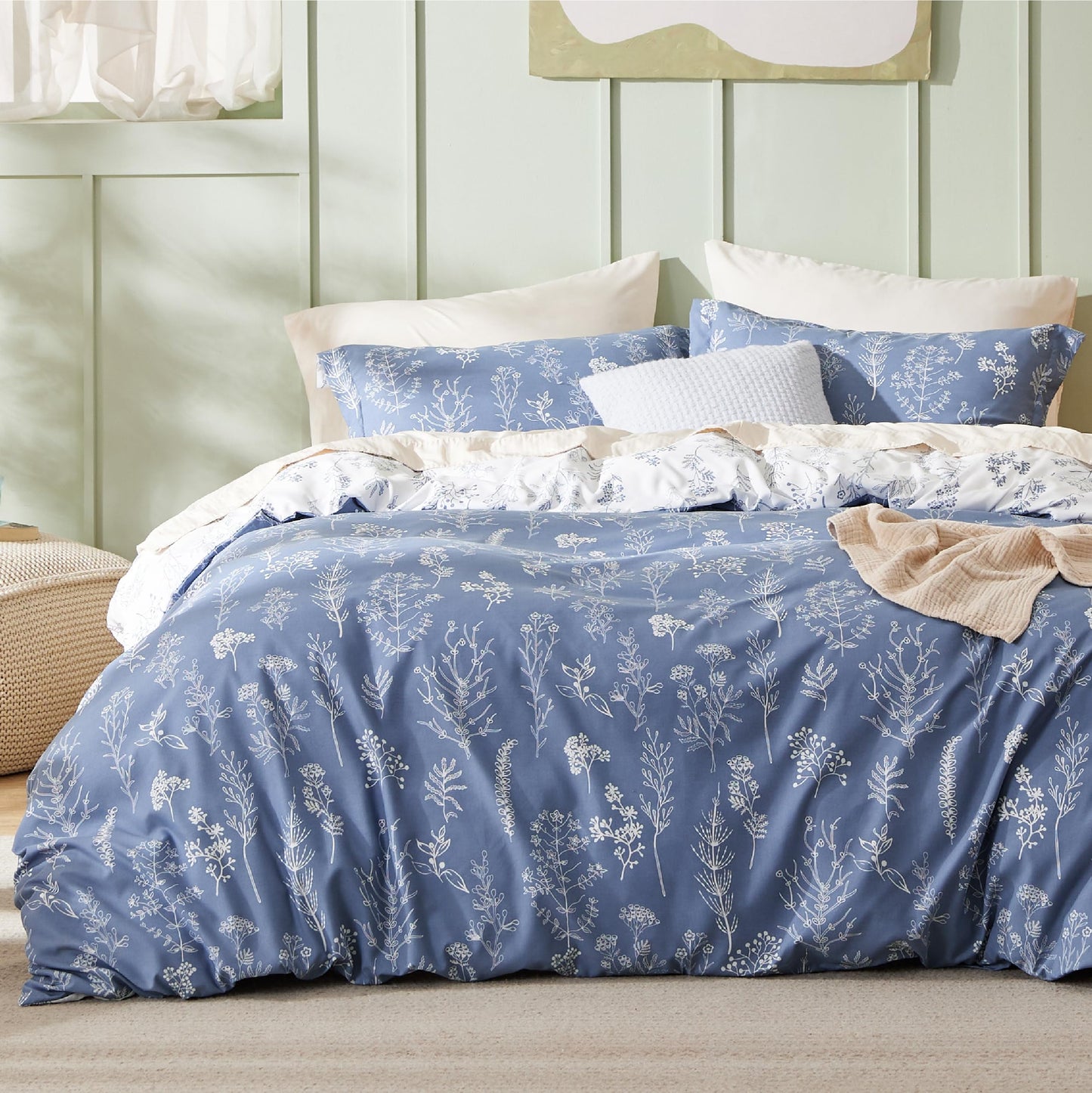 Bedsure Duvet Cover Queen Size - Reversible Cute Floral Duvet Cover Set with Zipper Closure, 3 Pieces White Bedding Set with 8 Corner Ties and 2 Pillow Shams 20"x26"