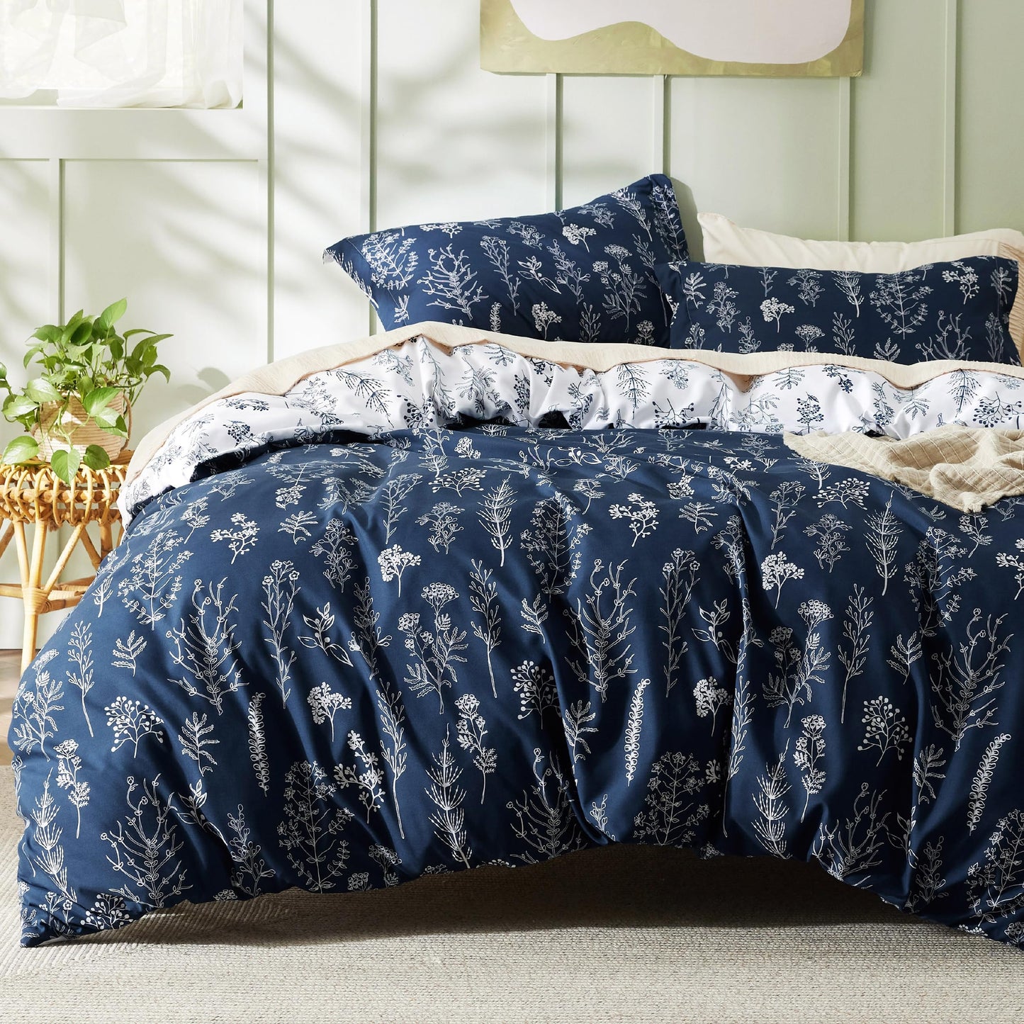 Bedsure Duvet Cover Queen Size - Reversible Cute Floral Duvet Cover Set with Zipper Closure, 3 Pieces White Bedding Set with 8 Corner Ties and 2 Pillow Shams 20"x26"