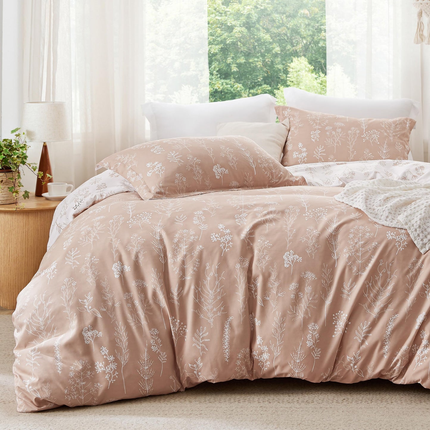 Bedsure Duvet Cover Queen Size - Reversible Cute Floral Duvet Cover Set with Zipper Closure, 3 Pieces White Bedding Set with 8 Corner Ties and 2 Pillow Shams 20"x26"